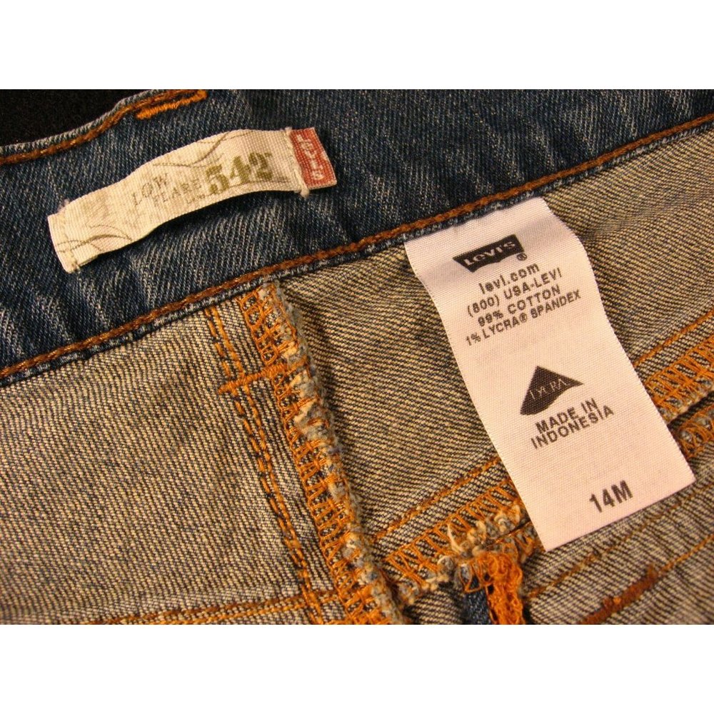 LEVI'S 542 Womans JEAN SHORTS Cut Off 14M Blue Denim Red Tab - Picture 6 of 11